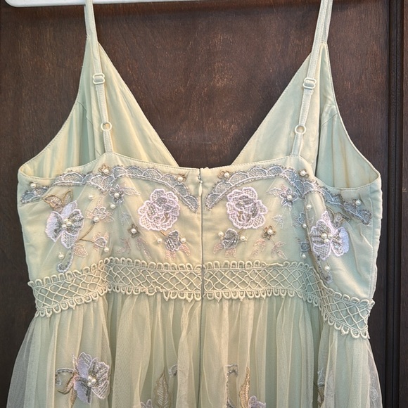 Asos light green embellished bridesmaids dress - Picture 4 of 6